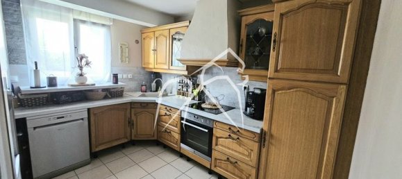 3 bedrooms House in Saint-Etienne-du-Rouvray, France No. 359905 4