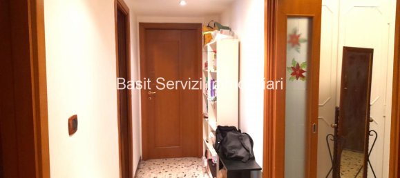 3 rooms Apartment in Rome, Italy No. 24473 9