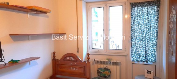 3 rooms Apartment in Rome, Italy No. 24473 24