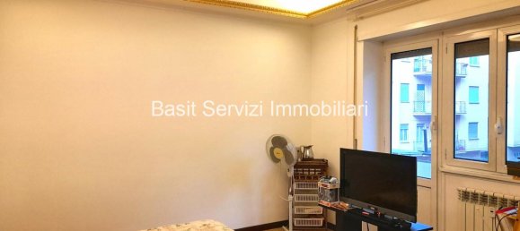 3 rooms Apartment in Rome, Italy No. 24473 19