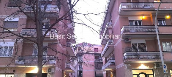3 rooms Apartment in Rome, Italy No. 24473 42