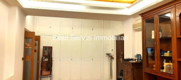 3 rooms Apartment in Rome, Italy No. 24473 7