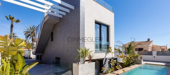 4 bedrooms House in Torrevieja, Spain No. 131901 3