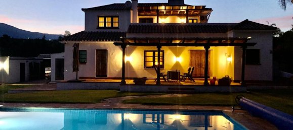 4 bedrooms House in Estepona, Spain No. 173355 2