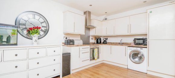 2 bedrooms House in Billingshurst, United Kingdom No. 2359 3