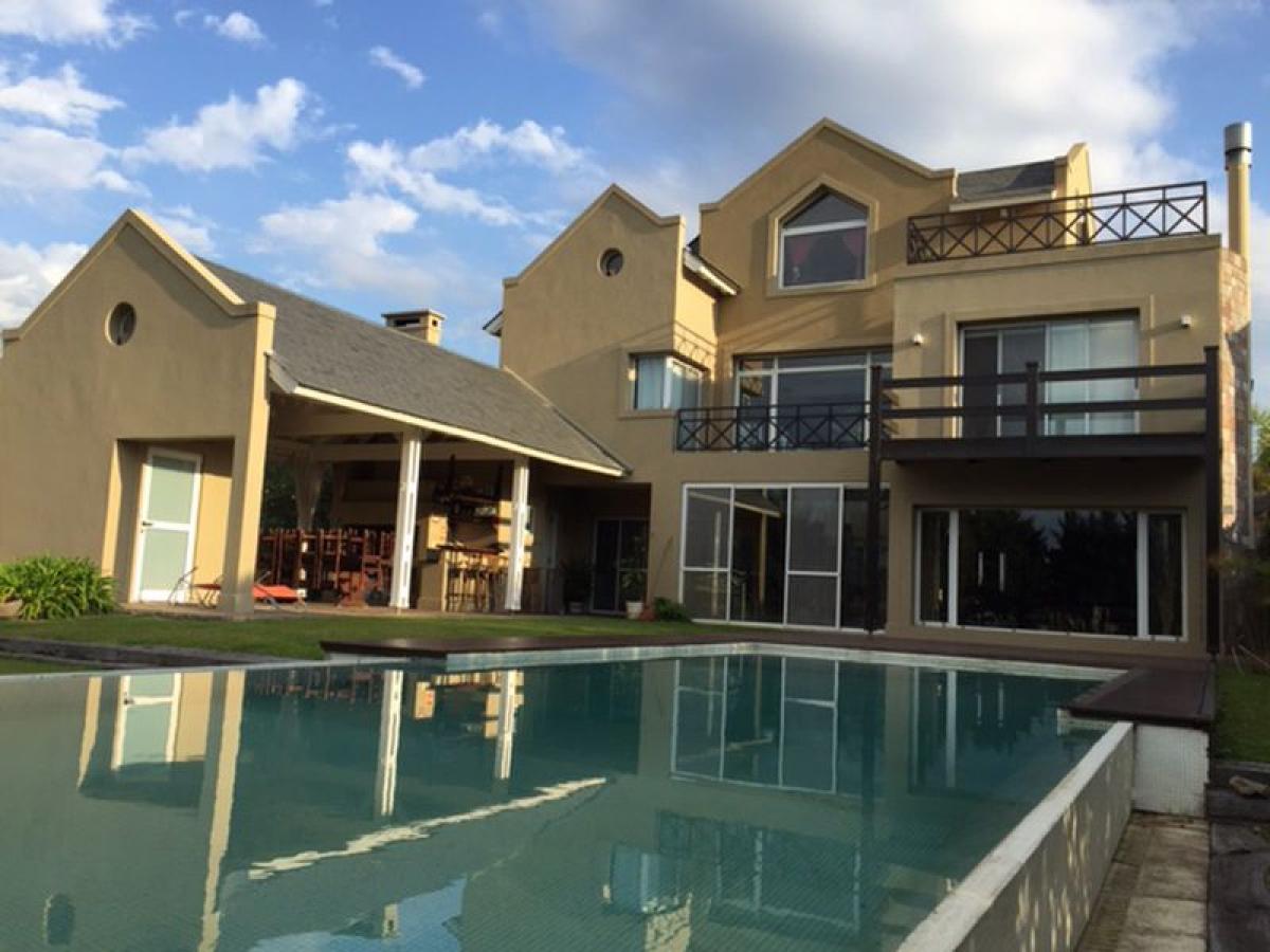 3 bedrooms House in Tigre, Argentina No. 2800