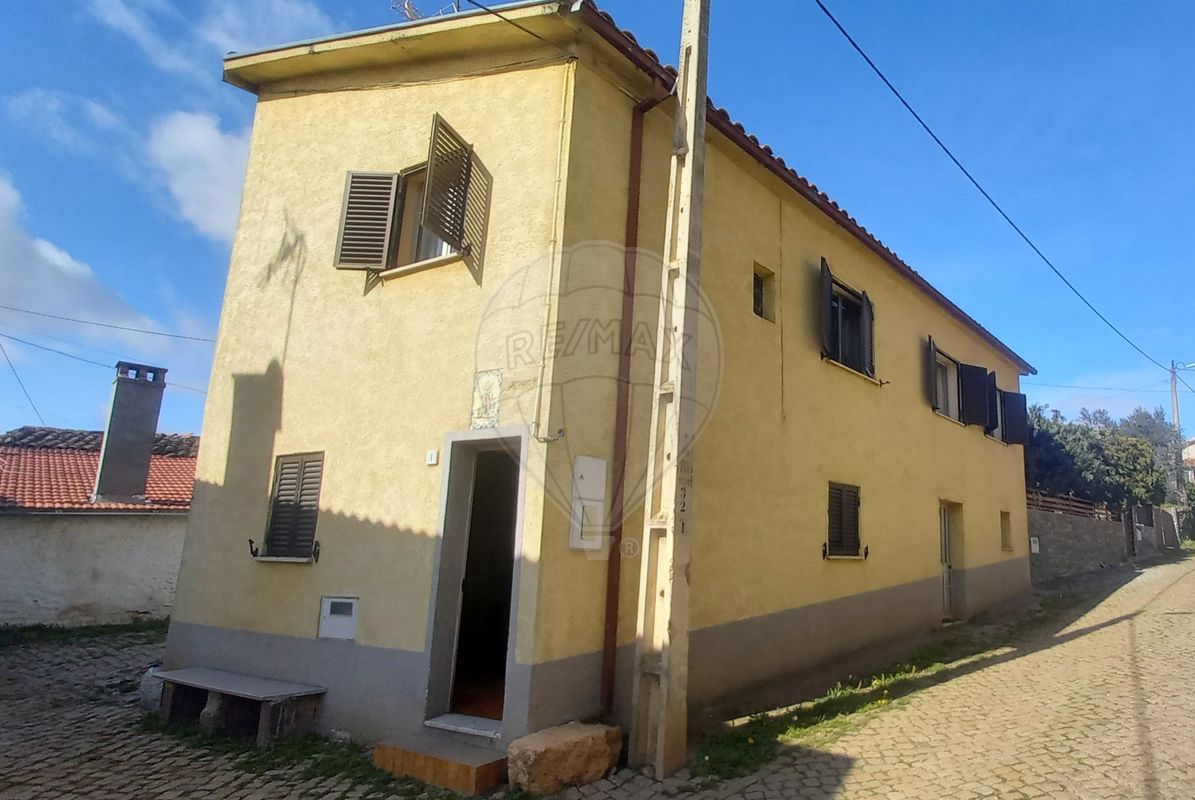 Дом с 3 спальнями в Отейру, Португалия № 179389