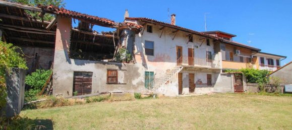 1050m² Land in Novara, Italy No. 28494 8