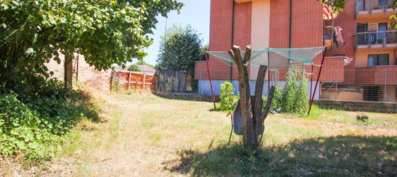 1050m² Land in Novara, Italy No. 28494 11