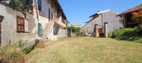1050m² Land in Novara, Italy No. 28494 5