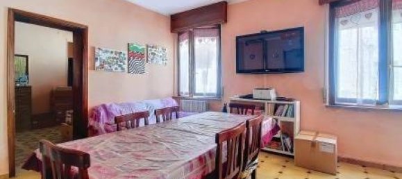 4 bedrooms Apartment in Marcaria, Italy No. 5065 5
