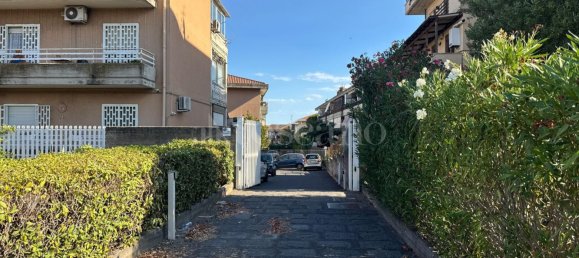 3 rooms Apartment in Catania, Italy No. 278987 2