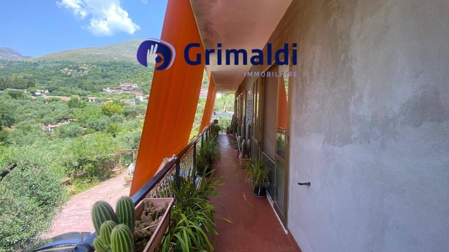 Квартира с 3 спальнями в Формия, Италия № 272782