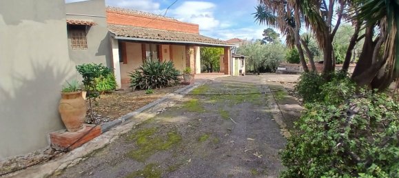 3 rooms House in Misterbianco, Italy No. 48732 7