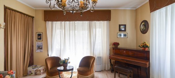 6 rooms Apartment in Rome, Italy No. 12656 7