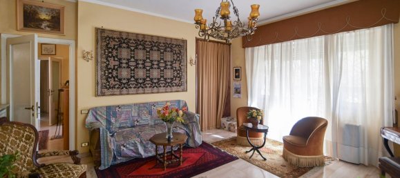 6 rooms Apartment in Rome, Italy No. 12656 3