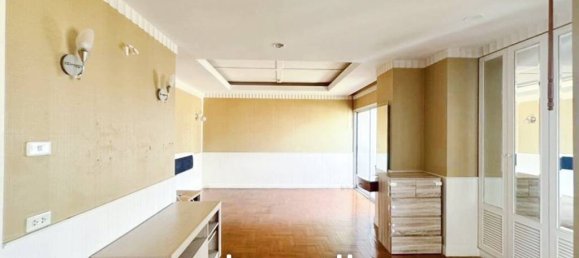 4 bedrooms Condo in Bangkok, Thailand No. 14140 5