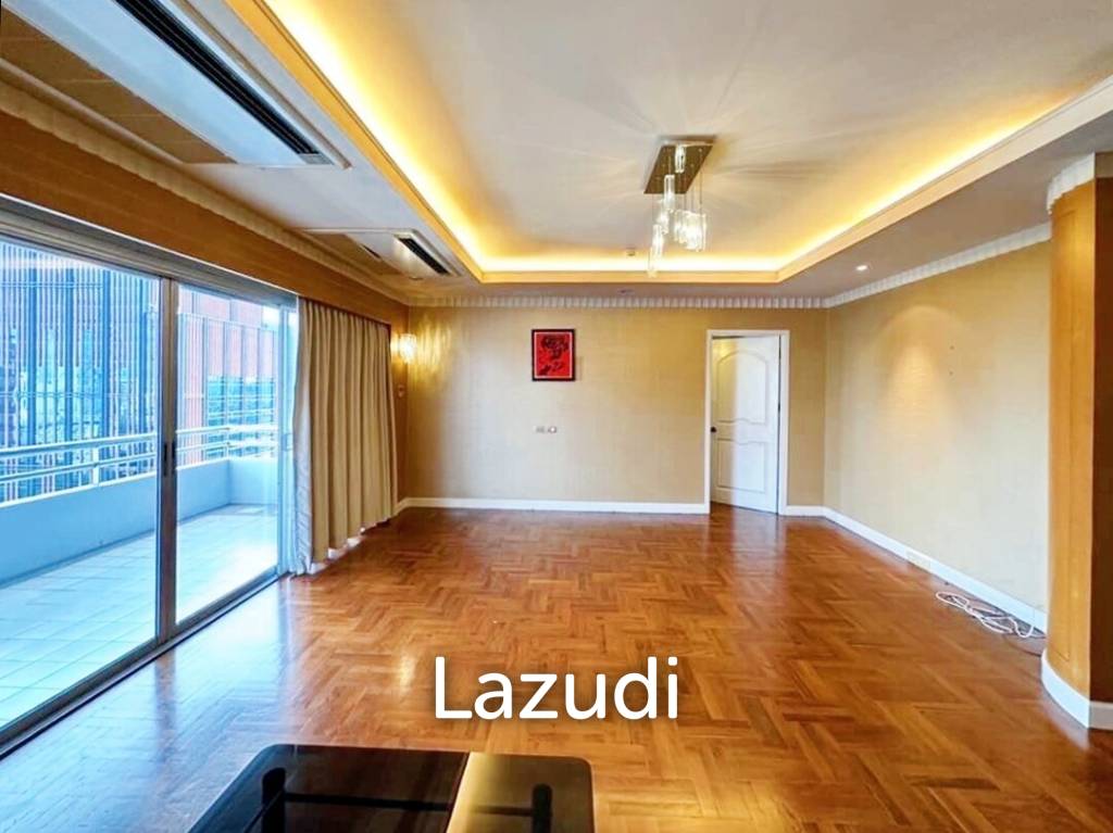 4 bedrooms Condo in Bangkok, Thailand No. 14140