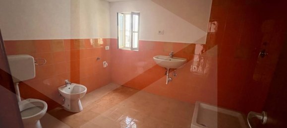 Дом с 6 комнатами в Сан Северо, Италия № 20221 12