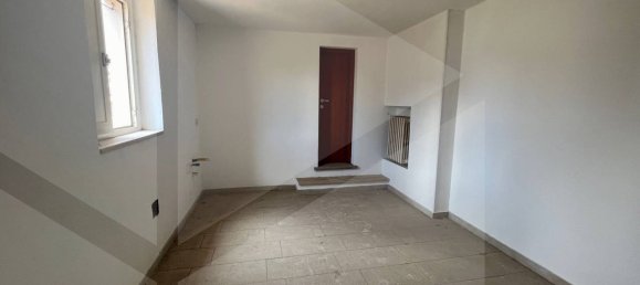 Дом с 6 комнатами в Сан Северо, Италия № 20221 11