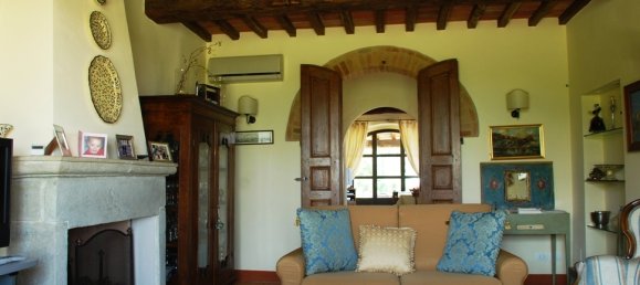 5 bedrooms House in Cortona, Italy No. 58502 4