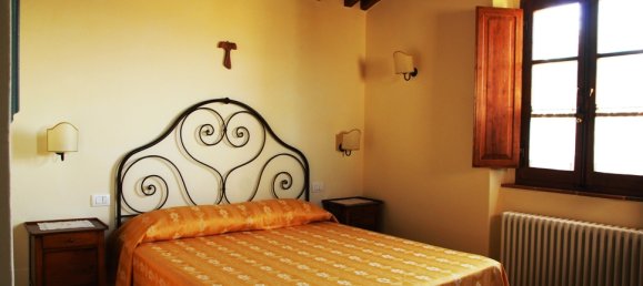 5 bedrooms House in Cortona, Italy No. 58502 8