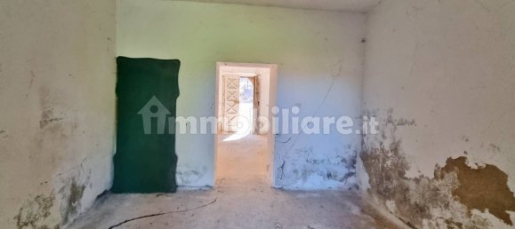 5 bedrooms House in Castel Baronia, Italy No. 125594 4