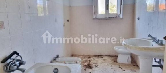 5 bedrooms House in Castel Baronia, Italy No. 125594 22