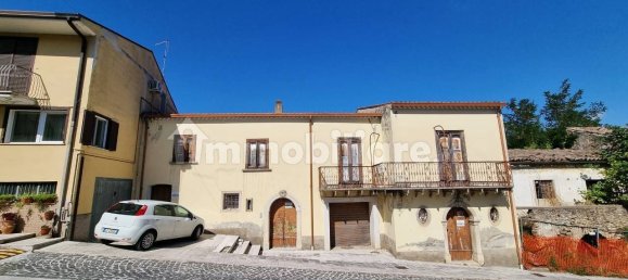 5 bedrooms House in Castel Baronia, Italy No. 125594 2