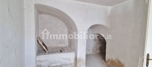 5 bedrooms House in Castel Baronia, Italy No. 125594 8