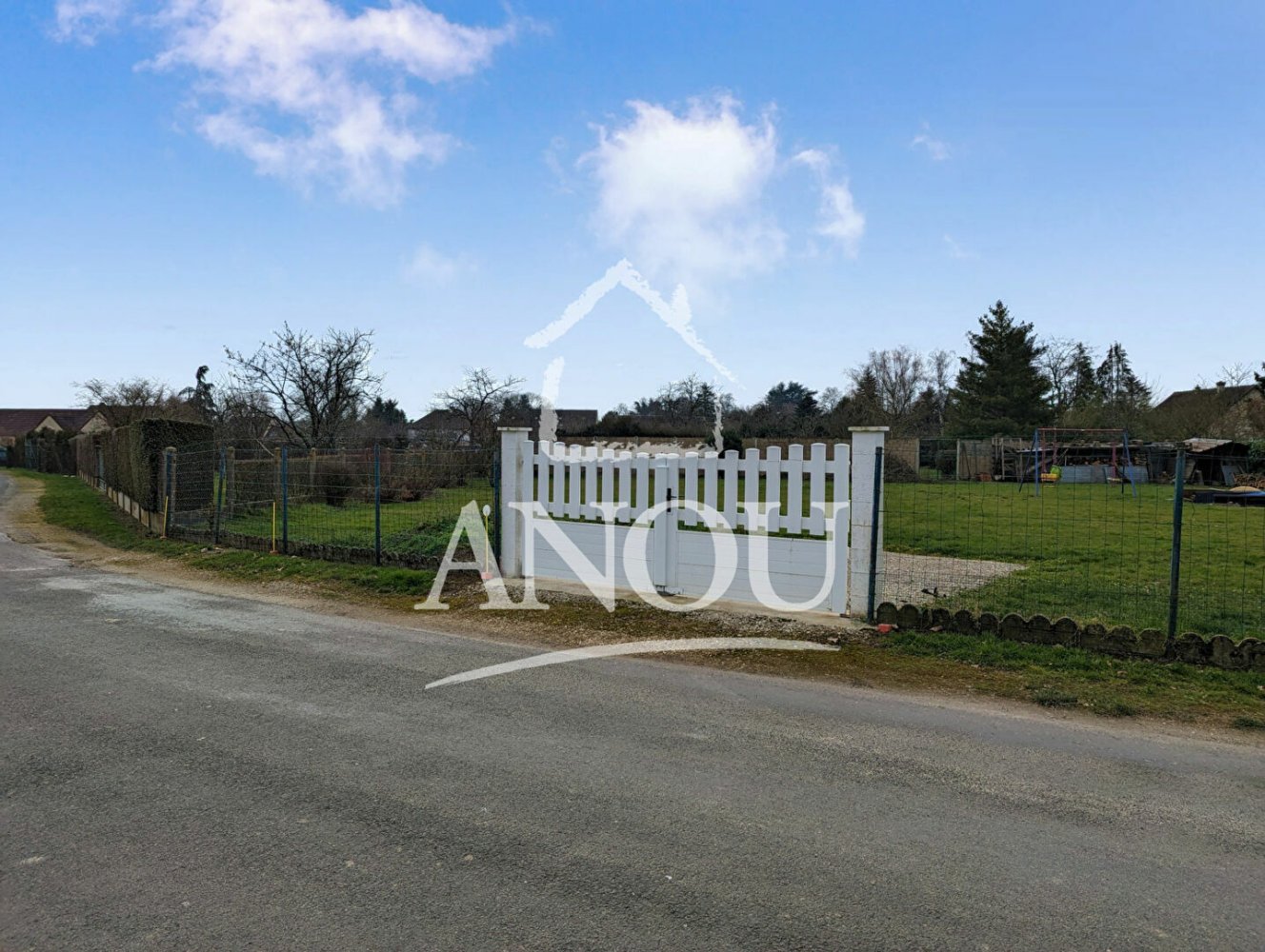  Land in Illiers-Combray, France No. 91147