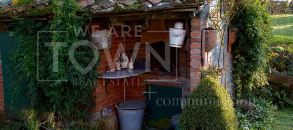 7 rooms House in Capannori, Italy No. 10410 11