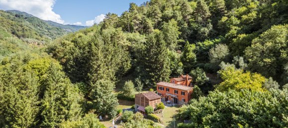 4 bedrooms House in Pescia, Italy No. 257821 2