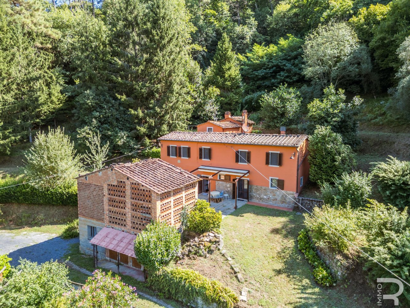 4 bedrooms House in Pescia, Italy No. 257821