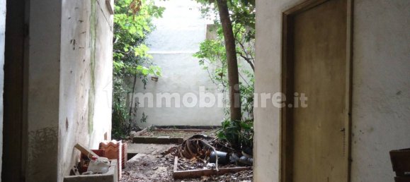 10 bedrooms House in Nuoro, Italy No. 76825 3