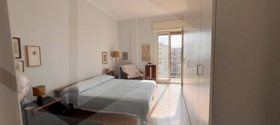 4 rooms Apartment in Naples, Italy No. 33432 5