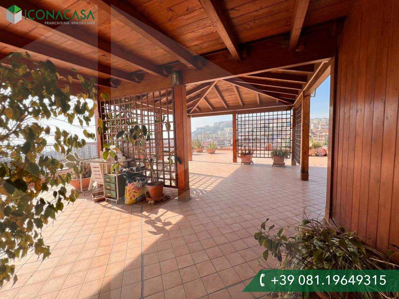 4 rooms Apartment in Naples, Italy No. 33432