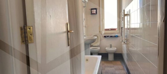 4 rooms Apartment in Naples, Italy No. 33432 8