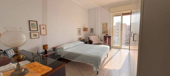 4 rooms Apartment in Naples, Italy No. 33432 10