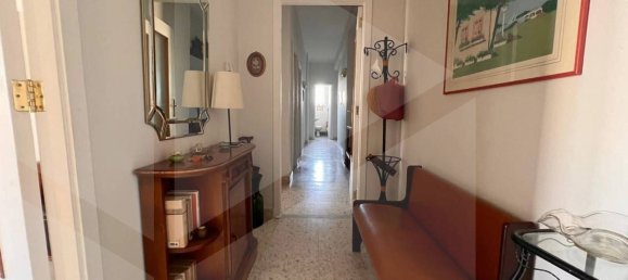 4 rooms Apartment in Naples, Italy No. 33432 3