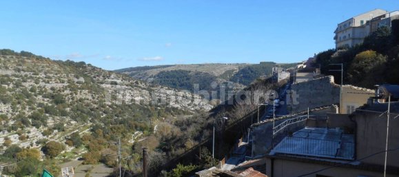 2 bedrooms House in Ragusa, Italy No. 106674 8