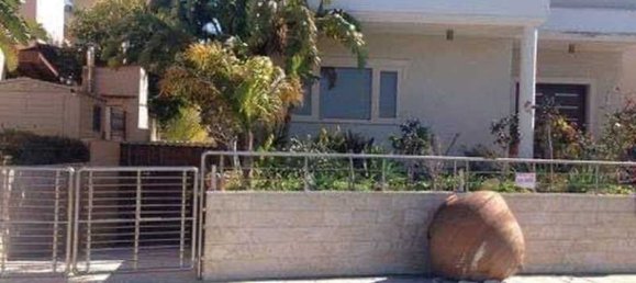 4 bedrooms House in Erimi, Cyprus No. 10869 3