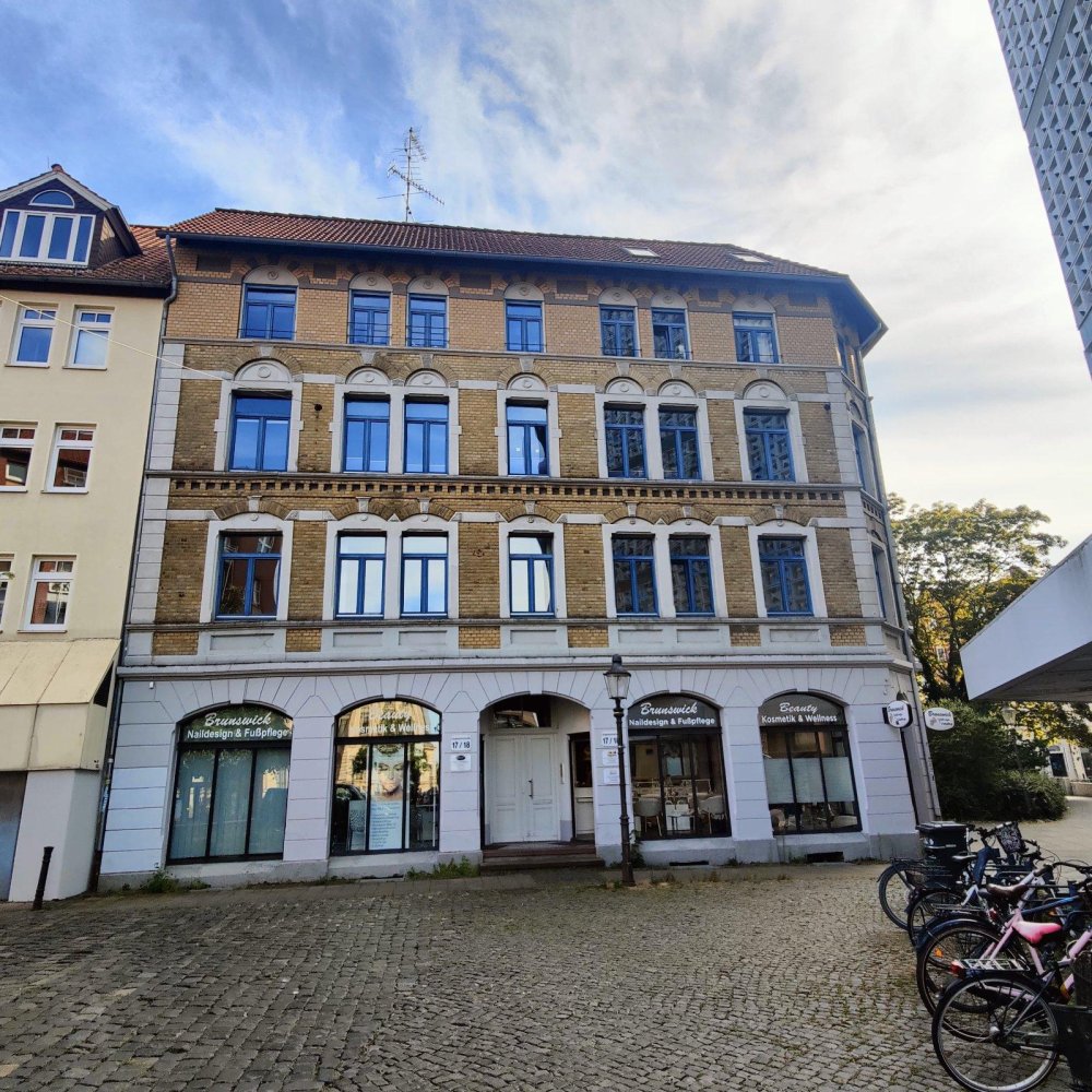 Bâtiment à Braunschweig, Germany 559m² No. 326064