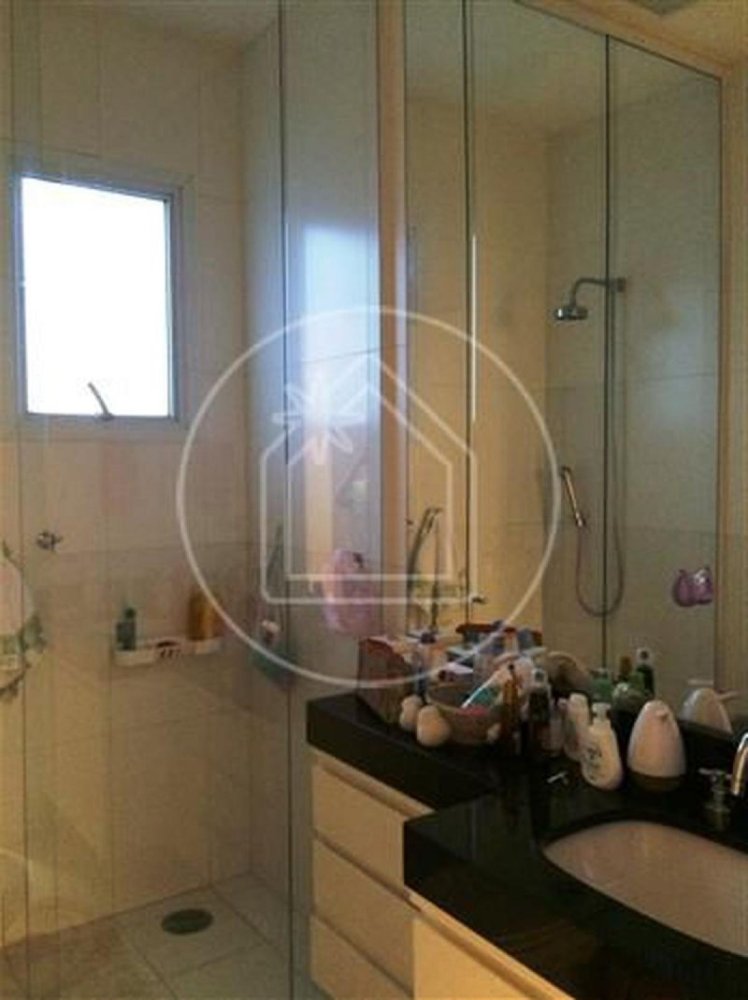 Casa de 4 dormitorios en Sao Paulo, Brazil No. 516190