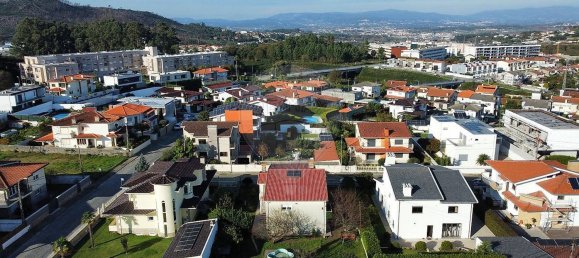 Дом с 5 спальнями в Брага, Португалия № 177383 4