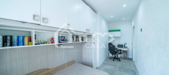 Apartamento de 3 dormitorios en Reggio Emilia, Italy No. 333799 9