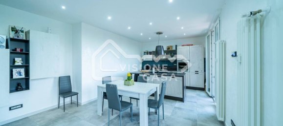 Apartamento de 3 dormitorios en Reggio Emilia, Italy No. 333799 5