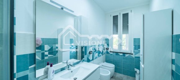 Apartamento de 3 dormitorios en Reggio Emilia, Italy No. 333799 12