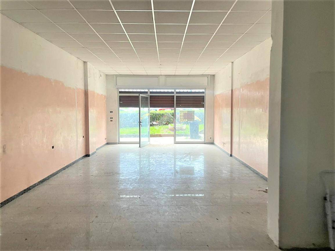 80m² Commercial property in Ciampino, Italy No. 140257