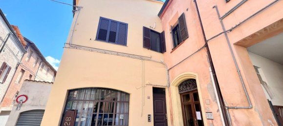4 rooms Apartment in Fabriano, Italy No. 149777 3